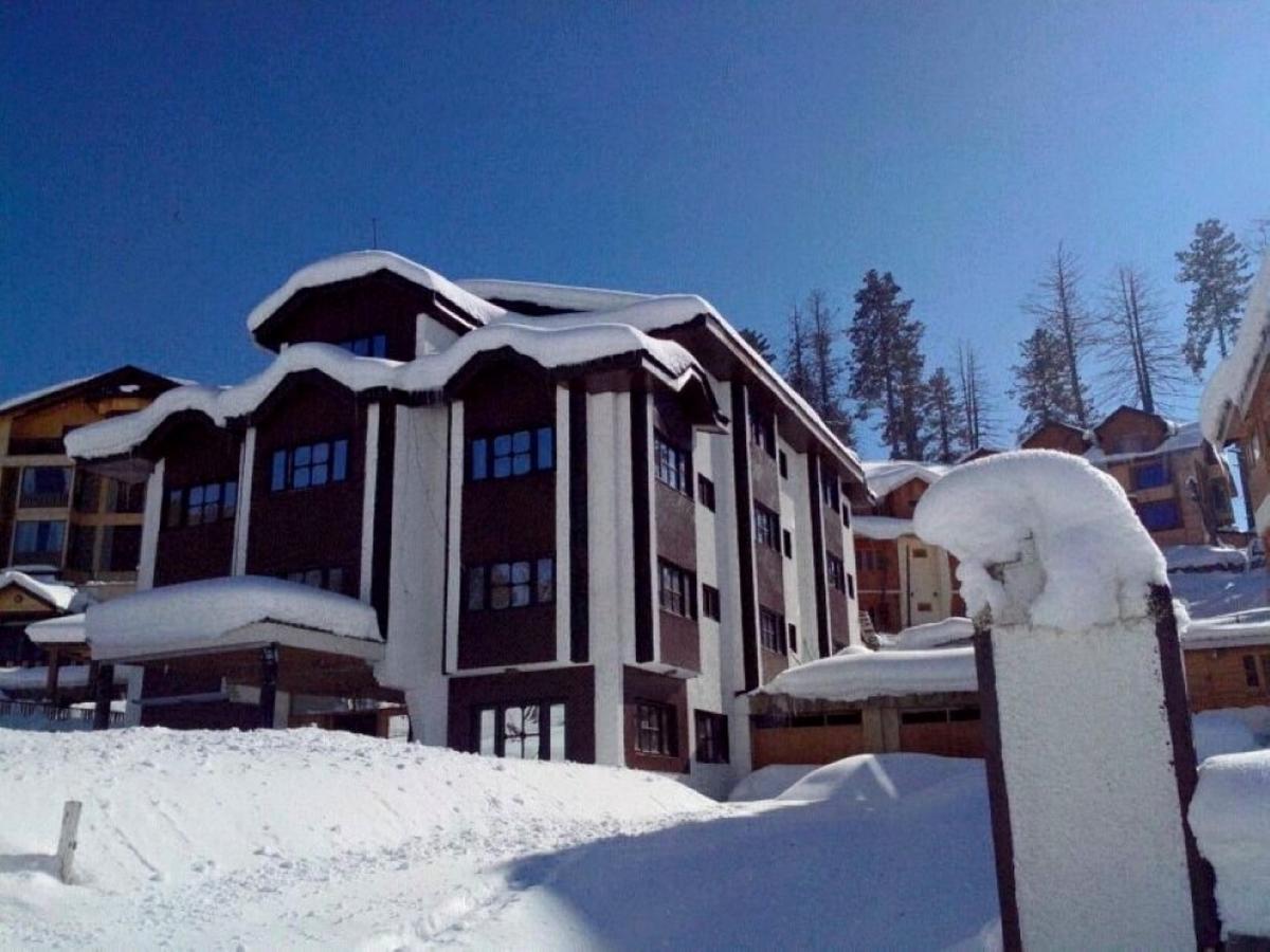 Hotel Gulmarg Inn Экстерьер фото